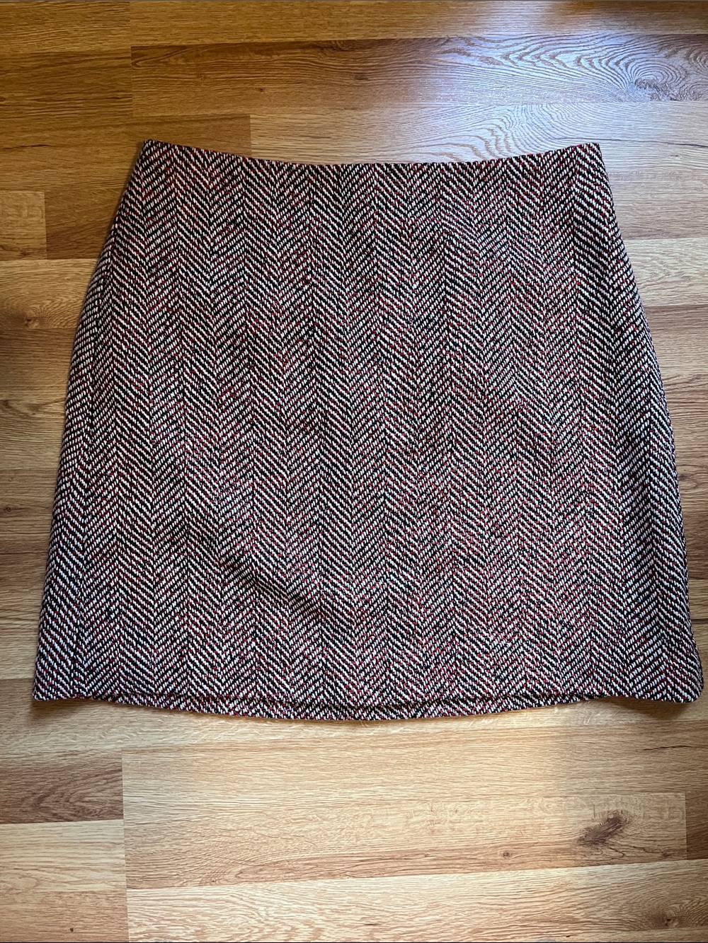Tailored Herringbone Mini Skirt in Black & Red